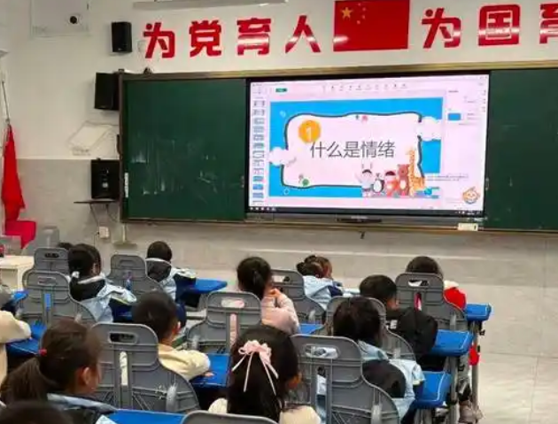 心理环境给后进生以鼓舞和希望也能使教育的力量和作用充分发